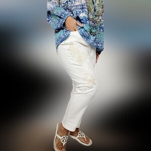 Chico's White Embroidered Ankle Cropped Jeans